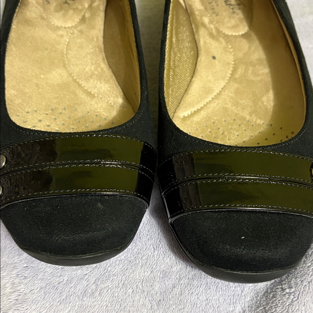 Life Stride Black Flats with Patent Accents - Picture 8 of 8